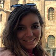 Laureata in lettere moderne, con esperienza di insegnamento, offre lezioni a bambini/ragazzi/adulti per studiare regole grammaticali, analisi logica o letteratura in modo divertente e interattivo